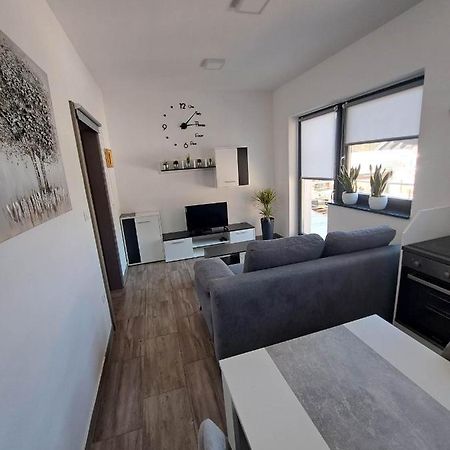 Apartmaji Tisa In Zana Rovte Ngoại thất bức ảnh